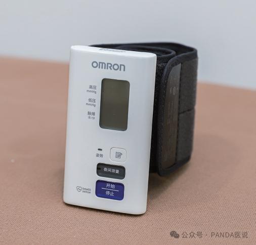 欧姆龙HEM-9601T1手腕式电子血压计：夜间血压监测的创新利器