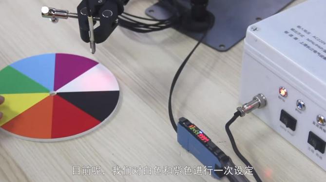 遇到老化、多尘、遮挡问题？长江CX6光纤传感器增加收光量自动补偿功能都可以解决！