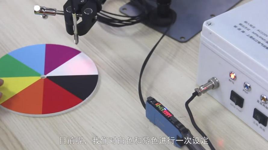 遇到老化、多尘、遮挡问题？长江CX6光纤传感器增加收光量自动补偿功能都可以解决！5