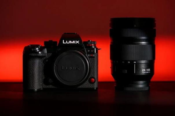 松下Lumix S1R2无反相机：传感器与DJI Ronin同款，照片视频两手抓！17