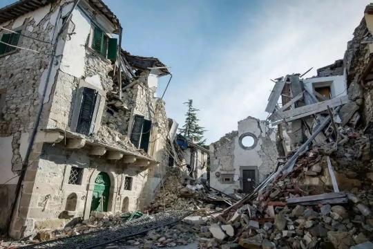 地震检波器和光栅位移传感器、加速度传感器等监测传感器一起使用，可有效提高地震监测预测能力