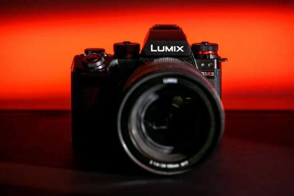 松下Lumix S1R2无反相机：传感器与DJI Ronin同款，照片视频两手抓！6
