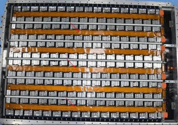 小米SU7 Max的电池管理系统中关键传感器如何配置？2
