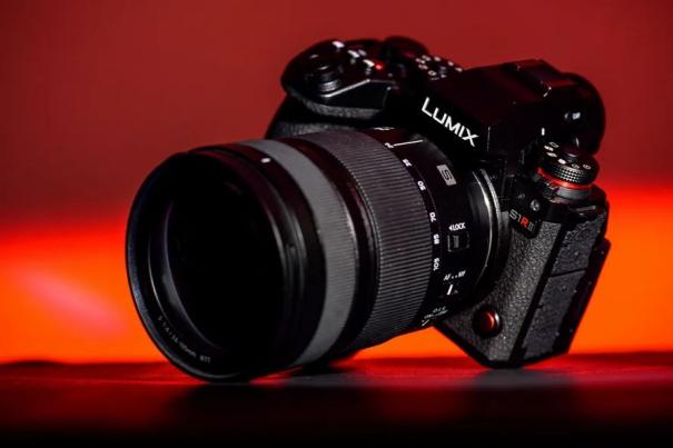 松下Lumix S1R2无反相机：传感器与DJI Ronin同款，照片视频两手抓！5