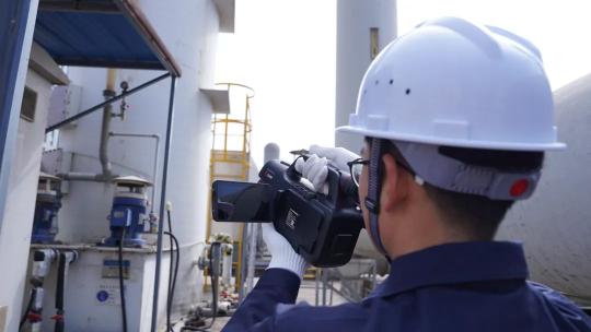 揭秘!红外热像仪为何能“捕捉”气体泄漏?