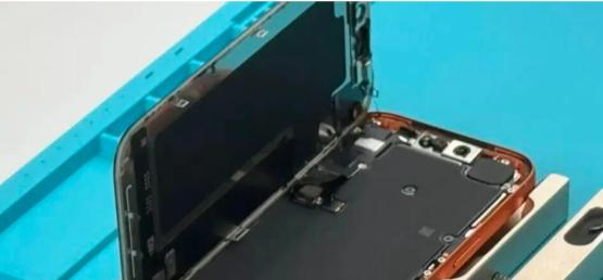 iPhone 17 Pro Max 拆解爆光:内部大改