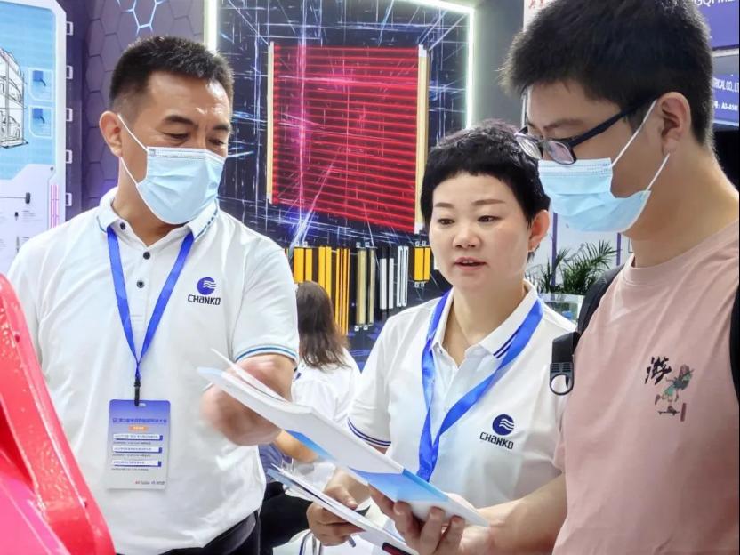 国产传感器企业长江传感参加2022年第24届中国青岛国际工业自动化技术及装备展览会4